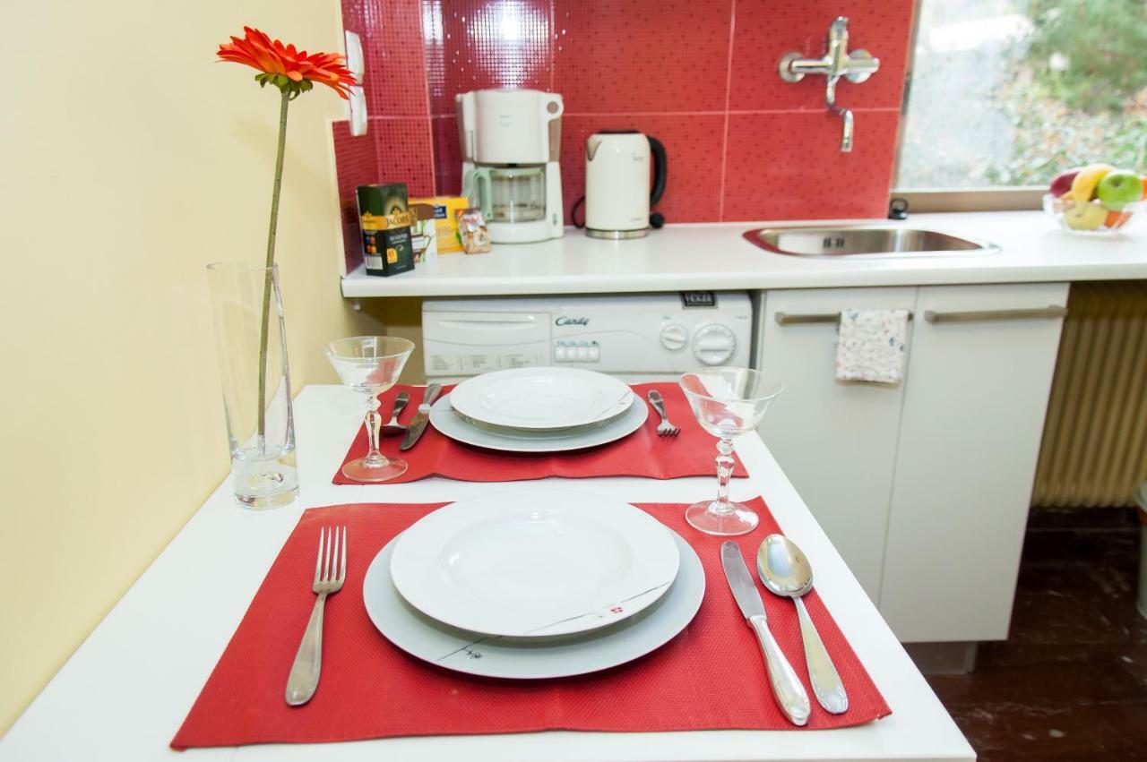 Stephany Apartment Athena Bagian luar foto